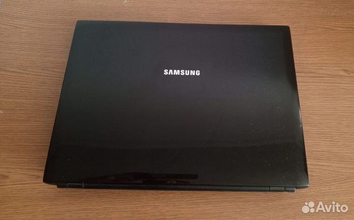 Ноутбук Samsung NP-R560