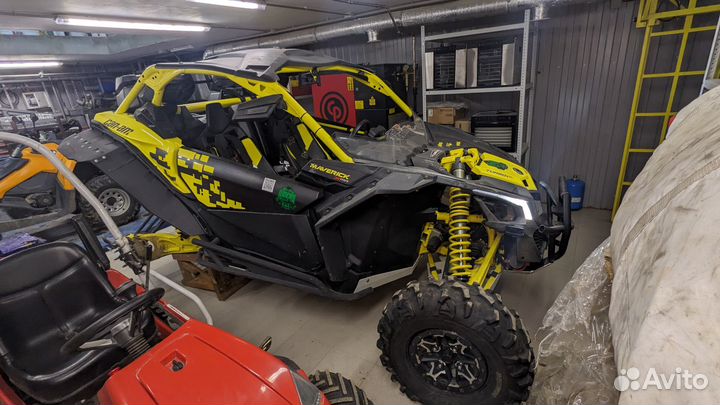 BRP Can-Am Maverick X MR Turbo RR