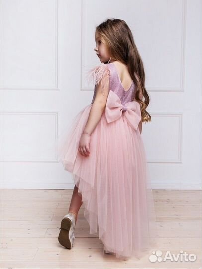 Платье со шлейфом