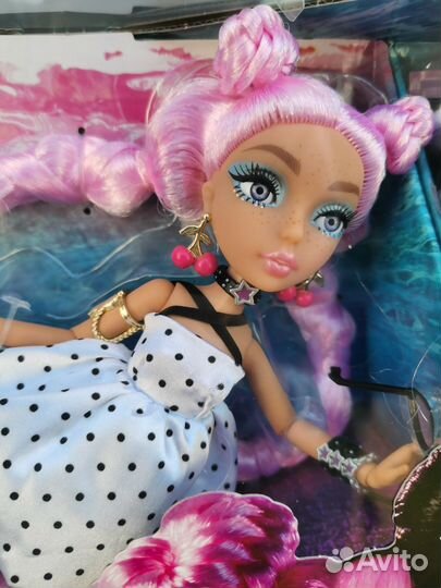 Mermaze Mermaidz Fashion Fins Doll