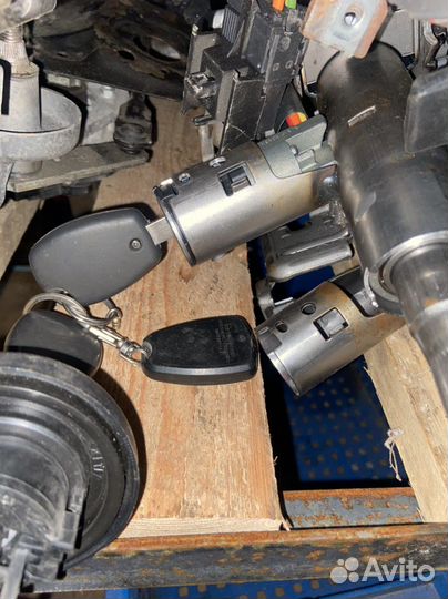 Замок зажигания Renault Logan