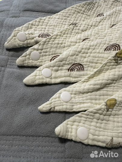 Муслиновые слюнявчики детские новые 5 шт набор