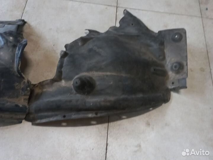 Подкрылок передний левый на BMW X3 F25