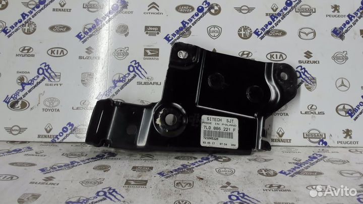 Кронштейн заднего сиденья Porsche Cayenne 2003-201