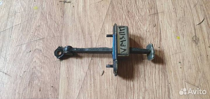 Ограничитель двери передний Kia Sportage 2016-2021