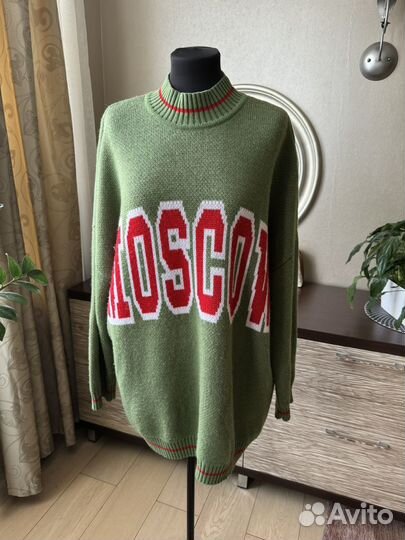 Свитер шерстяной женский