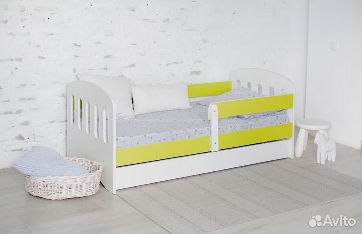 Кроватка из натурального дерева для малыша сингл с