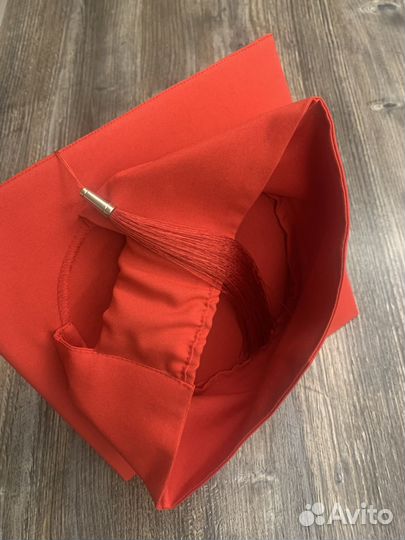 Конфедератка красная шапочка выпускника