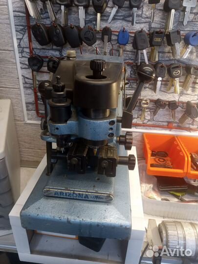 Вертикальный станок для изготовления ключей