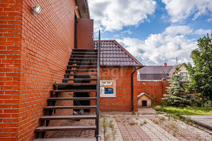 Коттедж 345,2 м² на участке 13 сот.