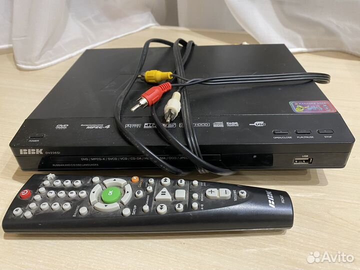 DVD-плеер BBK DV236SI с пультом