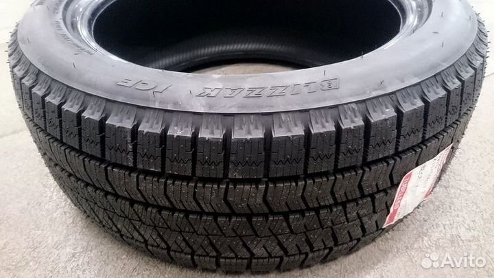 Bridgestone Blizzak Ice 235/40 R18 95H