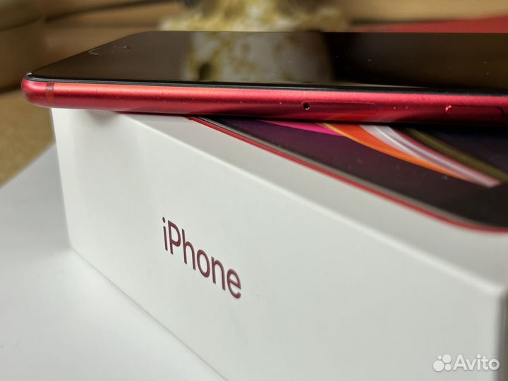 iPhone SE, 64 ГБ