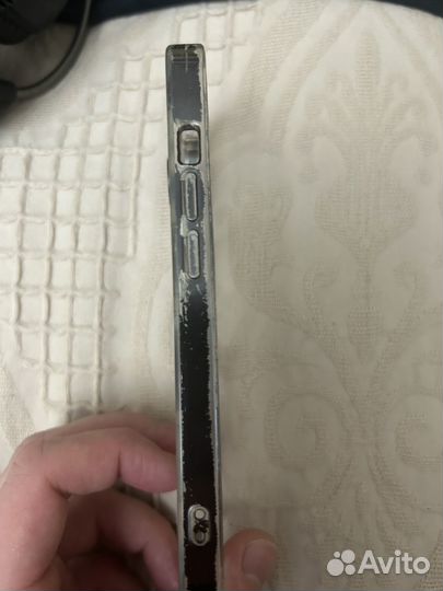 Чехол на iPhone 14