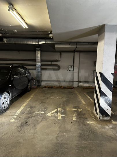 Машиноместо, 14 м²