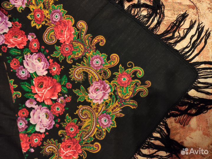 Павловопосадский шерстяной платок