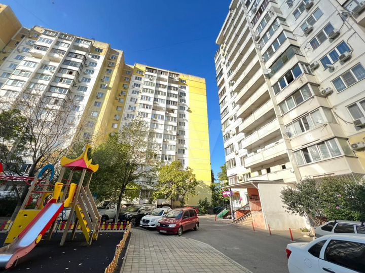 Торговая площадь с арендатором, 71.8 м²