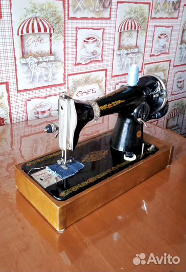 Швейная машина Подольск ручная