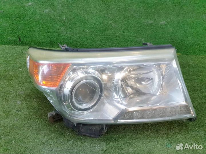 Фара правая Toyota Land Cruiser