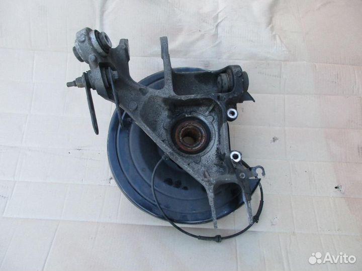 Кулак подвески задний левый Range Rover Sport 2 L