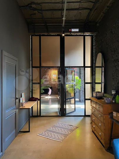 Сдам торговое помещение, 225.3 м²