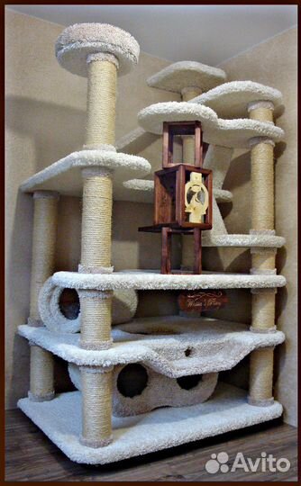 Игровой комплекс для кошки с декором из дерева