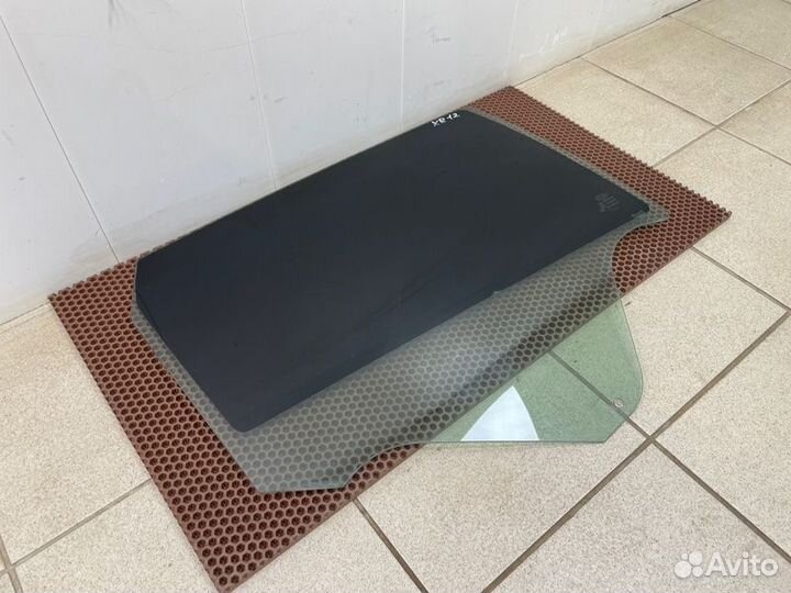 Стекло двери заднее правое LADA X-Ray