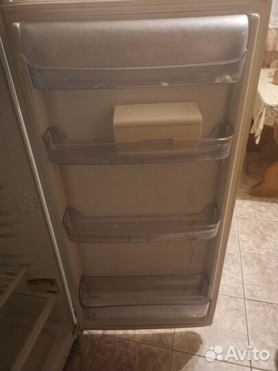 Холодильник indesit