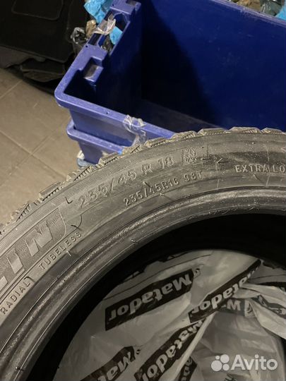 Michelin X-Ice North 4 235/45 R18