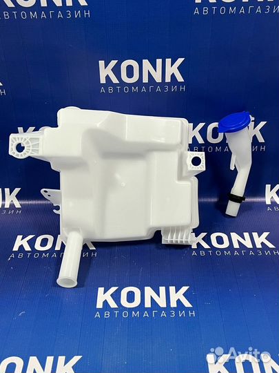 Бачок омывателя с горловиной на Форд Фокус 3