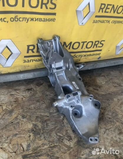 Кронштейн генератора Рено Дастер
