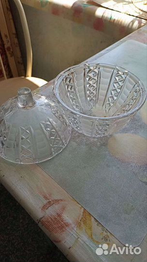 Хрустальная конфетница