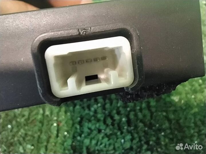 Блок управления дверьми Toyota Auris E150 2010