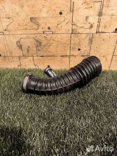 Патрубок воздушного фильтра Ford Mondeo 3