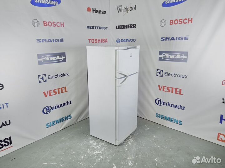 Холодильник Indesit