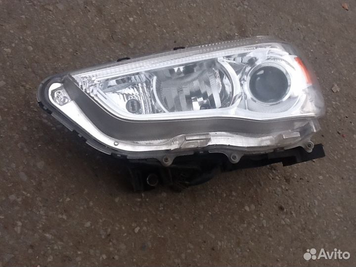 Mitsubishi ASX фара левая галоген