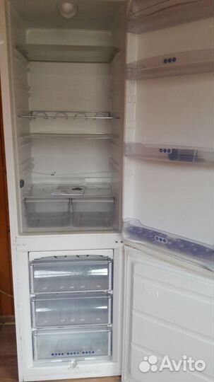 Холодильник Whirlpool