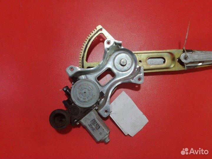 Стеклоподъемник передний левый Toyota Ist NCP60