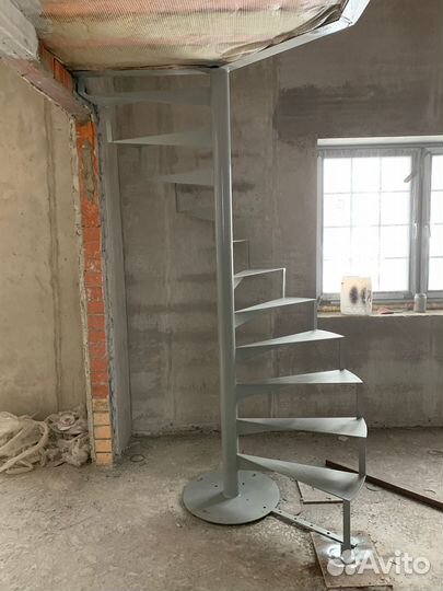 Винтовая лестница на заказ