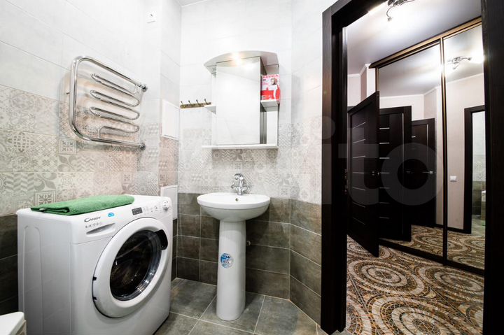 2-к. квартира, 65 м², 13/18 эт.