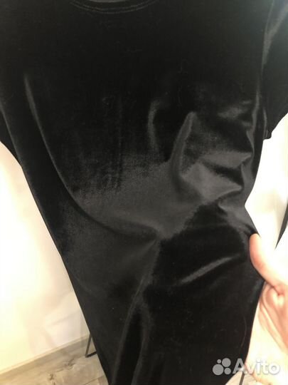 Черное бархатное платье