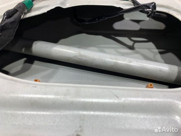 Дверь передняя правая Toyota Harrier MCU15 1mzfe