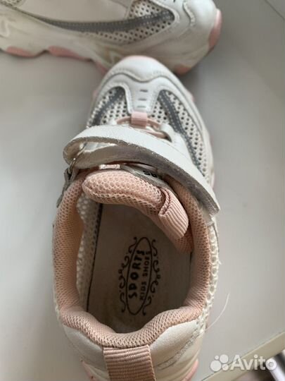 Кроссовки на девочку 27-29