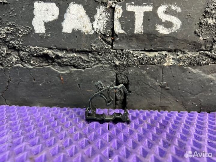 Клипса Nissan X-Trail NT31-305162 MR20DE 2012