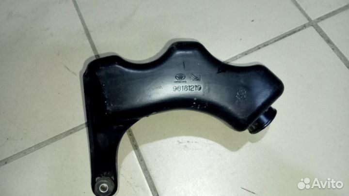 Резонатор воздушного фильтра Нексия Оригинал Б/У