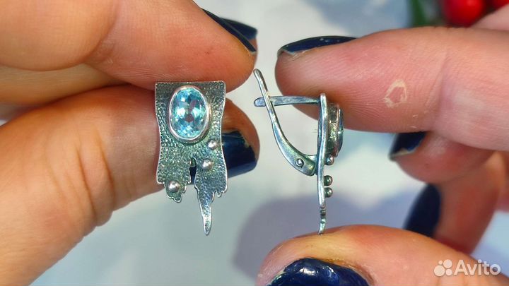 Оригинальные серьги с топазами блюскай 925 новые