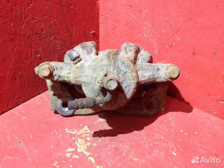 Суппорт передний левый Хонда црв 3