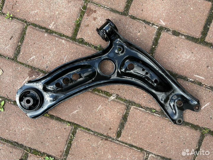 Рычаг передний правый октавия а7