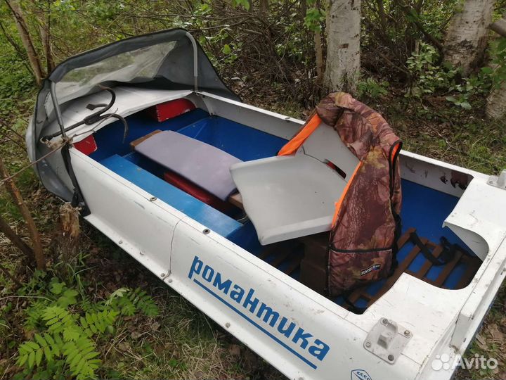 Лодка Романтика