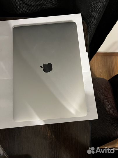 Macbook pro 13 2020 i5 16gb 512